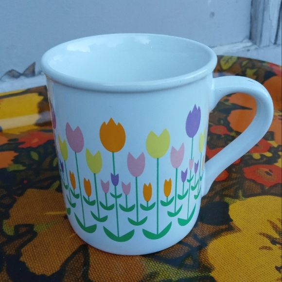 VINTAGE MUG 1986 TULIPS